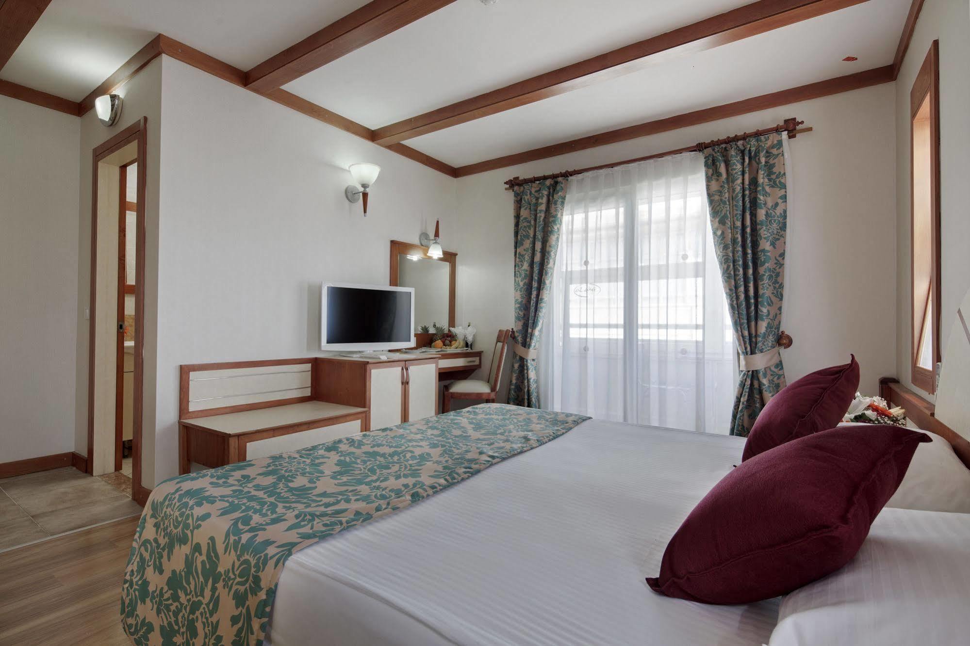 Alaiye Kleopatra Hotel Alanya Bagian luar foto